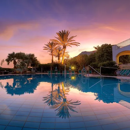 Apartahotel Parco Smeraldo Barano dʼIschia